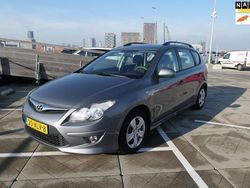 Grijs, metallic lak Gebruikt 2012 Hyundai i30 Stationwagen | € 4.995 (Eerlijke prijs)