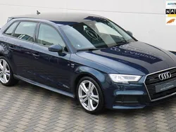 Blauw, metallic lak Gebruikt 2019 Audi A3 Sportback S-Line Hatchback | € 19.995 (Super prijs)