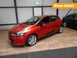 Rood Gebruikt 2013 Renault Clio IV Expression Hatchback | € 3.890 (Eerlijke prijs)