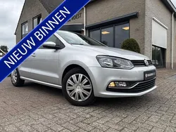 Grijs, metallic lak Gebruikt 2015 VW Polo Comfortline Hatchback | € 7.900 (Eerlijke prijs)