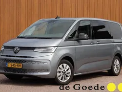 Grijs Gebruikt 2023 VW Multivan Style Van | € 56.940 (Goede deal)