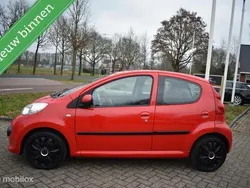 Rood Gebruikt 2008 Peugeot 107 Urban Move Hatchback | € 1.750 (Goede deal)