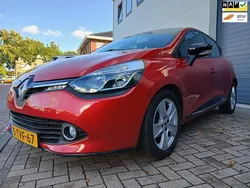 Rood Gebruikt 2014 Renault Clio IV Expression Hatchback | € 7.450 (Eerlijke prijs)