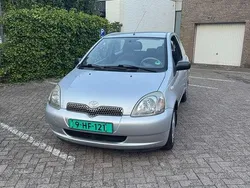 Grijs Gebruikt 2001 Toyota Yaris Sol Hatchback | € 1.799 (Eerlijke prijs)