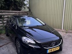 Zwart Gebruikt 2013 Volvo V40 Summum Stationwagen | € 13.500 (Iets duurder)