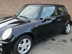 Zwart Gebruikt 2005 Mini ONE Hatchback | € 2.799 (Eerlijke prijs)