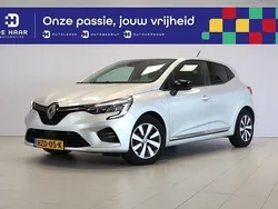 Grijs Gebruikt 2022 Renault Clio V Evolution Hatchback | € 18.399 (Goede deal)
