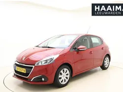 Rood Gebruikt 2018 Peugeot 208 Hatchback | € 8.950 (Eerlijke prijs)