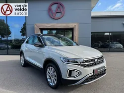 Suv Gebruikt 2024 VW T-Roc Style SUV | € 34.445 (Eerlijke prijs)