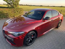 , metallic lak Gebruikt 2019 Alfa Romeo Giulia Ti Sedan | € 39.950 (Eerlijke prijs)