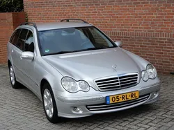 Grijs, metallic lak Gebruikt 2005 Mercedes C180 Elegance Sedan | € 5.750 (Duur)