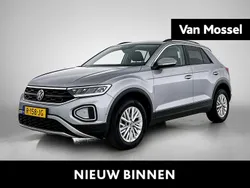 Grijs Gebruikt 2022 VW T-Roc Life SUV | € 26.900 (Goede deal)