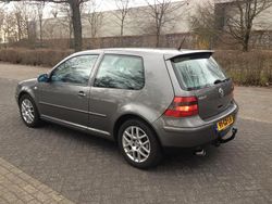 Grijs (metallic) Gebruikt 2001 VW Golf IV Highline Hatchback | € 3.299 (Super prijs)