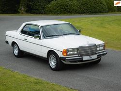 Wit Gebruikt 1982 Mercedes 280 | € 31.950