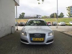 Grijs Gebruikt 2009 Audi A3 Sportback Attraction Hatchback | € 5.450 (Eerlijke prijs)