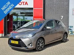 Grijs Gebruikt 2018 Toyota Yaris Hybrid Design Hatchback | € 15.400 (Eerlijke prijs)