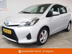 Grijs Gebruikt 2013 Toyota Yaris Hybrid Hatchback | € 12.445 (Eerlijke prijs)