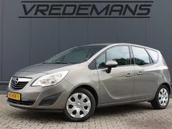 Bruin, metallic lak Gebruikt 2011 Opel Meriva Edition MPV | € 2.950 (Goede deal)
