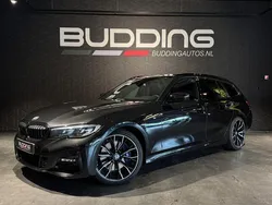 Zwart, metallic lak Gebruikt 2019 BMW 330 M Sport Stationwagen | € 33.950 (Eerlijke prijs)
