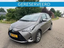 Grijs Gebruikt 2017 Toyota Yaris Hatchback | € 15.985 (Eerlijke prijs)