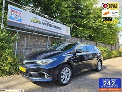Grijs Gebruikt 2016 Toyota Auris Executive Hatchback | € 14.950