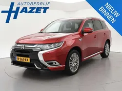 Rood Gebruikt 2021 Mitsubishi Outlander P-HEV Intense SUV | € 25.000 (Eerlijke prijs)