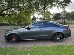 Grijs Gebruikt 2018 Mercedes E300 Premium Plus Coupé | € 41.500 (Eerlijke prijs)