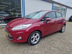 Rood Gebruikt 2010 Ford Fiesta Ghia Hatchback | € 3.950 (Goede deal)