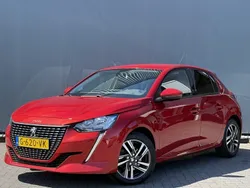 Rood, metallic lak Gebruikt 2019 Peugeot 208 Allure Hatchback | € 12.499 (Iets duurder)