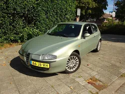 Grijs Gebruikt 2002 Alfa Romeo 147 Distinctive Hatchback | € 599 (Eerlijke prijs)