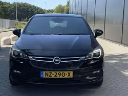Zwart Gebruikt 2016 Opel Astra Innovation Hatchback | € 6.900 (Eerlijke prijs)