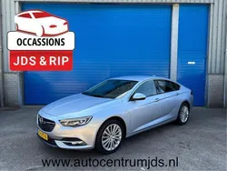 Grijs Gebruikt 2017 Opel Insignia Innovation Hatchback | € 13.450 (Super prijs)