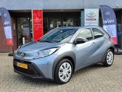 Grijs Gebruikt 2024 Toyota Aygo Play Hatchback | € 17.939 (Eerlijke prijs)