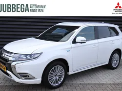Frost white w37 Gebruikt 2021 Mitsubishi Outlander P-HEV Instyle SUV | € 27.990 (Eerlijke prijs)