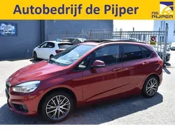 Rood Gebruikt 2017 BMW 218 Executive Stationwagen | € 17.950 (Eerlijke prijs)
