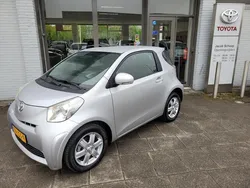 Grijs Gebruikt 2010 Toyota iQ Comfort Hatchback | € 7.795 (Eerlijke prijs)