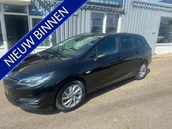 Zwart Gebruikt 2021 Opel Astra Business Edition Stationwagen | € 8.999 (Eerlijke prijs)