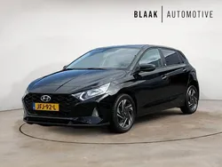 Zwart Gebruikt 2022 Hyundai i20 Comfort Hatchback | € 17.995 (Eerlijke prijs)