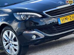 Zwart Gebruikt 2015 Peugeot 308 Premium Stationwagen | € 5.925 (Goede deal)