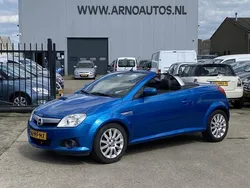 Blauw, metallic lak Gebruikt 2005 Opel Tigra Cosmo Cabriolet | € 2.450 (Duur)