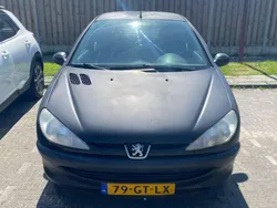 Zwart Gebruikt 2001 Peugeot 206 Hatchback | € 500 (Goede deal)