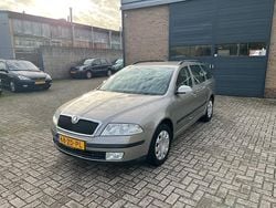 Beige Gebruikt 2008 Skoda Octavia Ambiente Stationwagen | € 2.850 (Iets duurder)