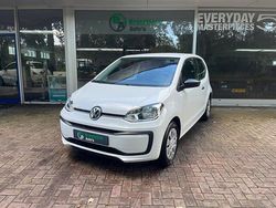 Wit Gebruikt 2018 VW up! take up! Hatchback | € 7.950 (Eerlijke prijs)