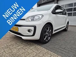 Wit Gebruikt 2016 VW up! move up! Hatchback | € 7.950 (Eerlijke prijs)
