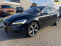 Zwart Gebruikt 2017 Volvo V40 R-Design Hatchback | € 9.750 (Iets duurder)