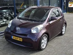 Paars Gebruikt 2009 Toyota iQ Comfort Hatchback | € 5.450 (Eerlijke prijs)