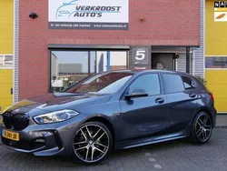 Grijs, metallic lak Gebruikt 2021 BMW 118 Executive Hatchback | € 22.950 (Eerlijke prijs)