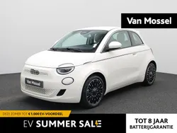 Wit Gebruikt 2023 Fiat 500e La Prima Hatchback | € 23.900 (Eerlijke prijs)