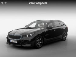 Saphirschwarz metallic (zwart metallic) Nieuw 2025 BMW 520 Comfort Edition Stationwagen | € 93.909