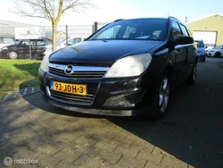 Zwart Gebruikt 2009 Opel Astra Essentia Stationwagen | € 2.049 (Eerlijke prijs)